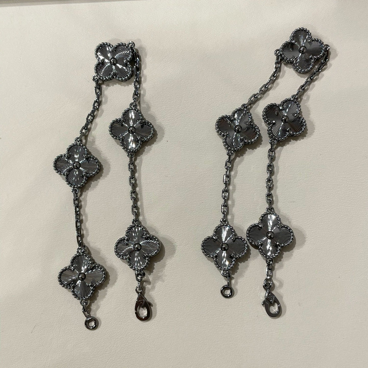 [Stellar Jewelry]CLOVER 5 MOTIF BLACK BRACELET