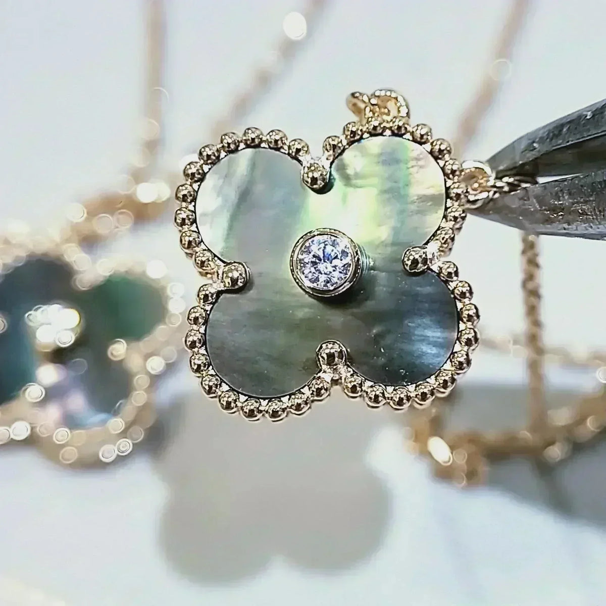 [Stellar Jewelry]CLOVER 15MM DIAMOND AND MOTHER-OF-GREY NECKLACE