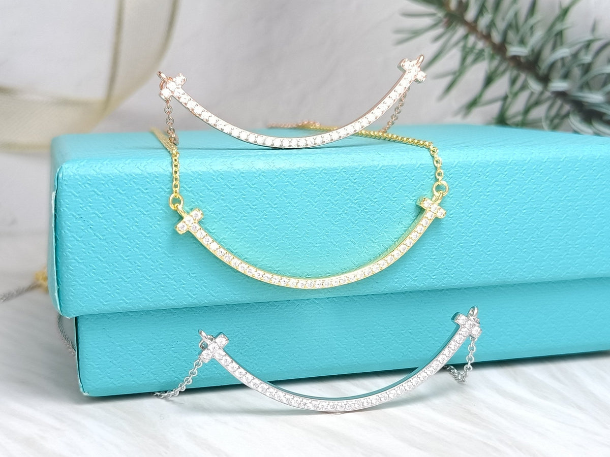[Stellar jewels]BIG SMILE PEDANT DIAMOND NECKLACE