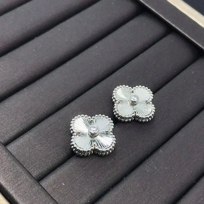 [Stellar Jewelry]CLOVER MINI 9.5MM LASER EARRINGS