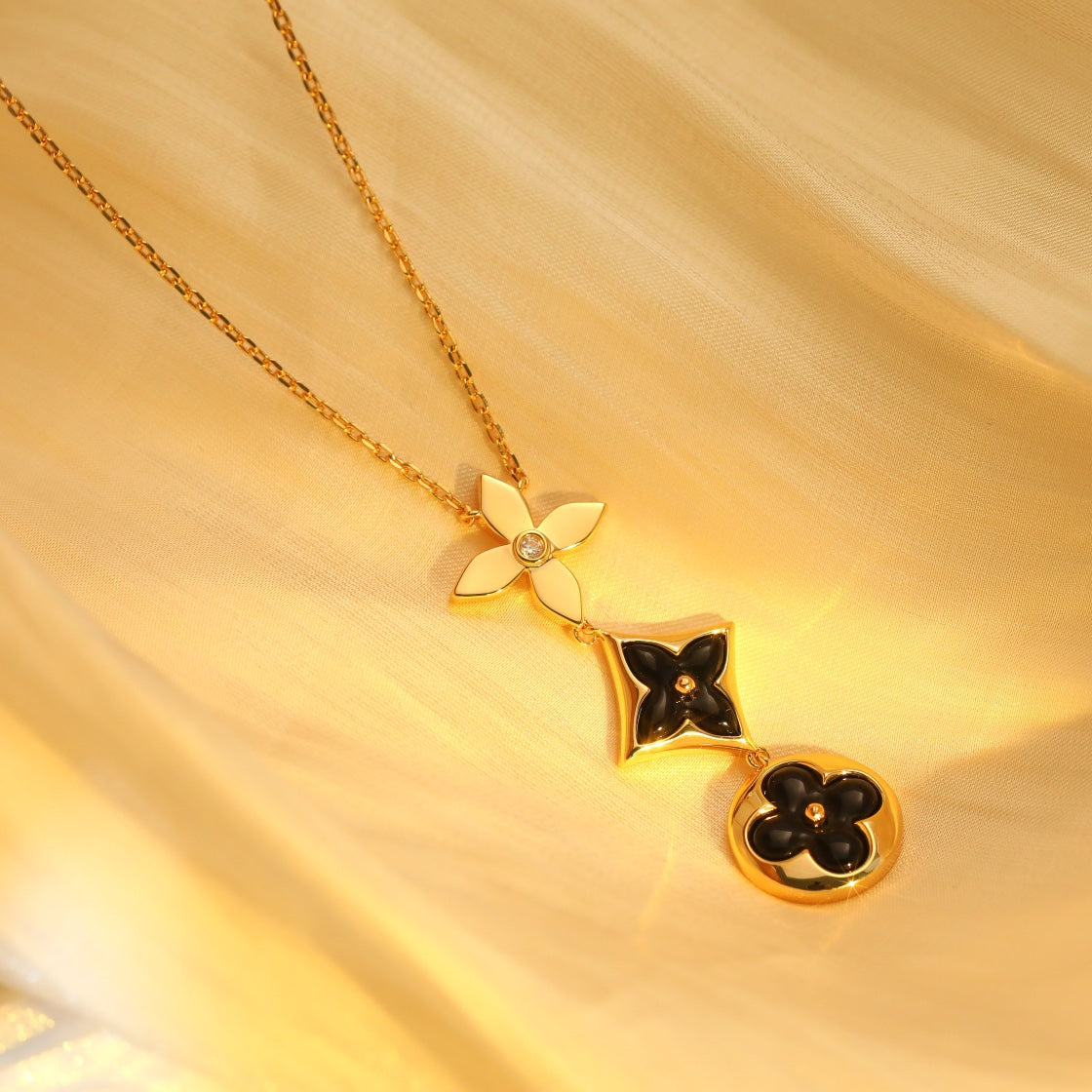 [Stellar Jewelry]STAR AND SUN ONYX PINK GOLD NECKLACE