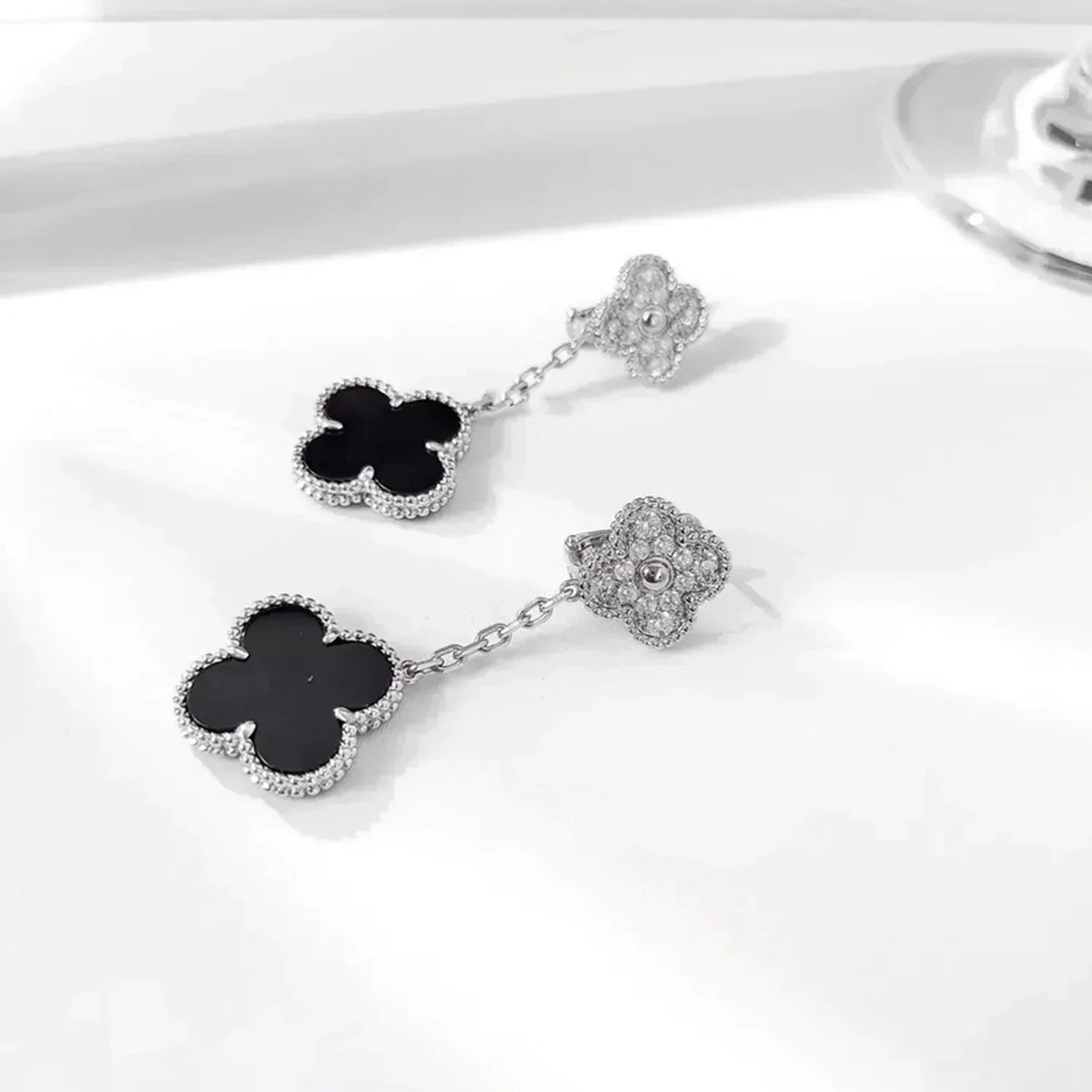 [Stellar Jewelry]CLOVER 2 MOTIFS  DIAMOND ONYX EARRINGS SILVER