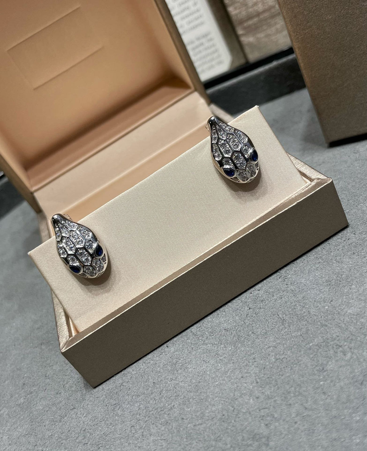 [Stellar Jewelry]SERPENT DIAMOND STUD EARRINGS