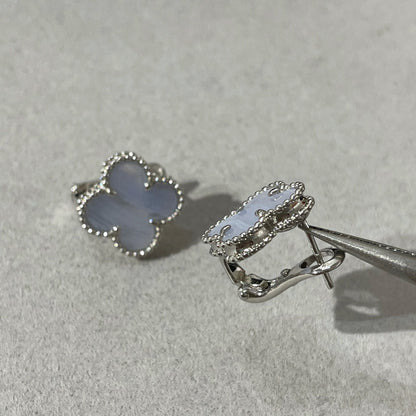 [Stellar Jewelry]CLOVER CHALCEDONY SILVER STUD EARRINGS