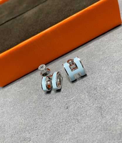 [Stellar Jewelry]POP H SKY BLUE STUD EARRINGS