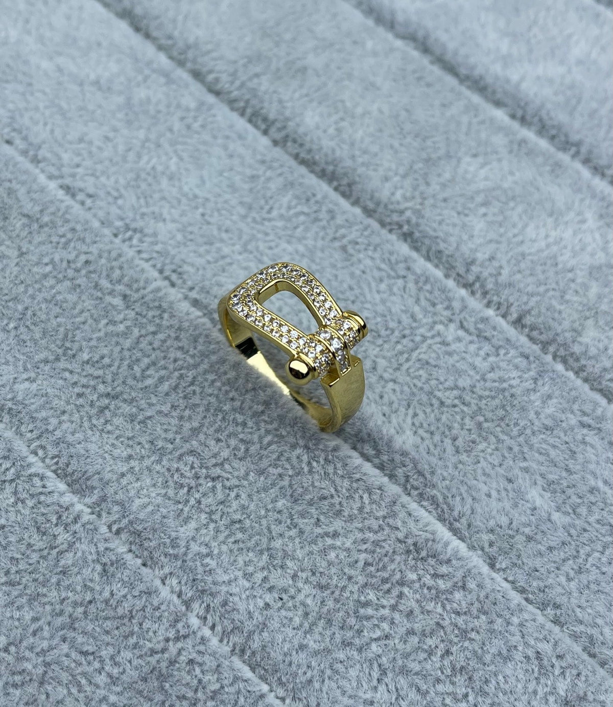 [Stellar Jewelry]Wide Hoof-Shaped Diamond-Studded Ring