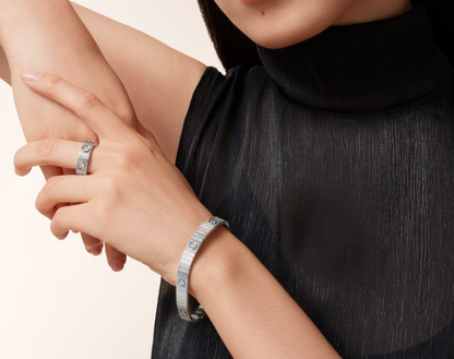 [Stellar Jewelry] NEW 7 MM 7-DIAMOND HEART-SHAPED BRACELET